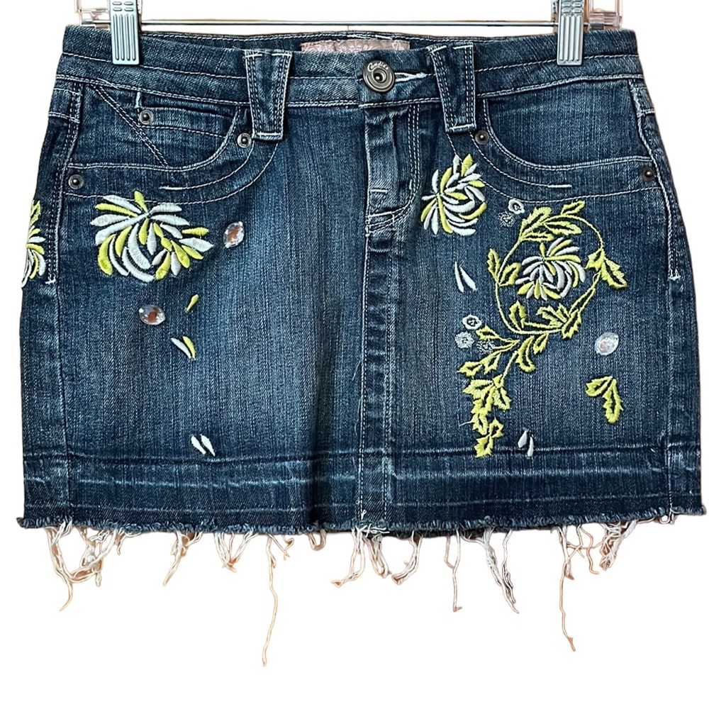 Candies Embroidered Dark Blue Wash Frayed Hem Juniors Mini Denim Skirt Size 5